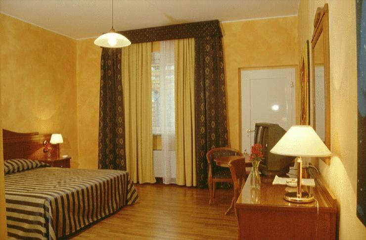 Bereguardo Hotel De La Ville מראה חיצוני תמונה